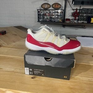 Jordan retro 2016 Cherry 11 low size 11 with org box 100% authentic